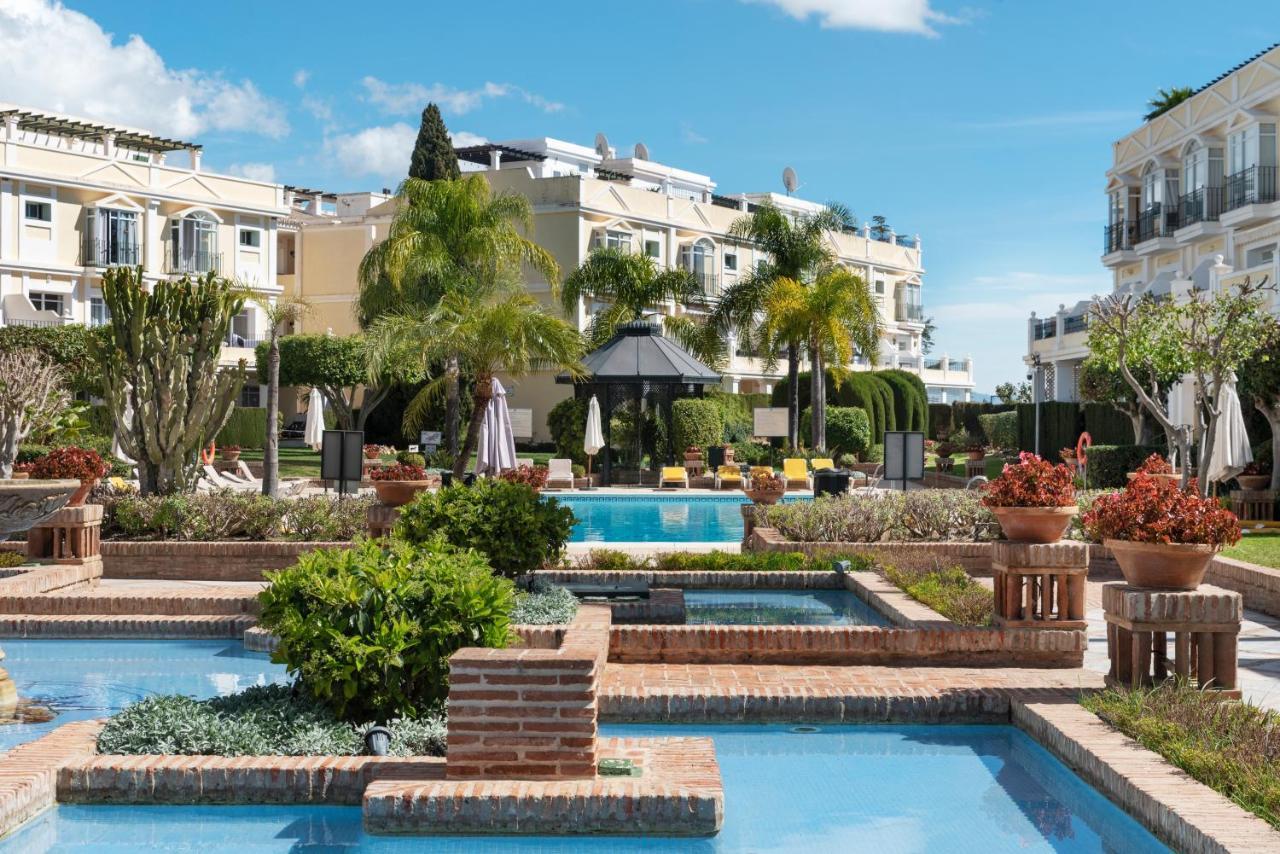 Leilighet Bright 2 Bedroom With Parking Space And Swimming Pools In Aloha Gardens Marbella